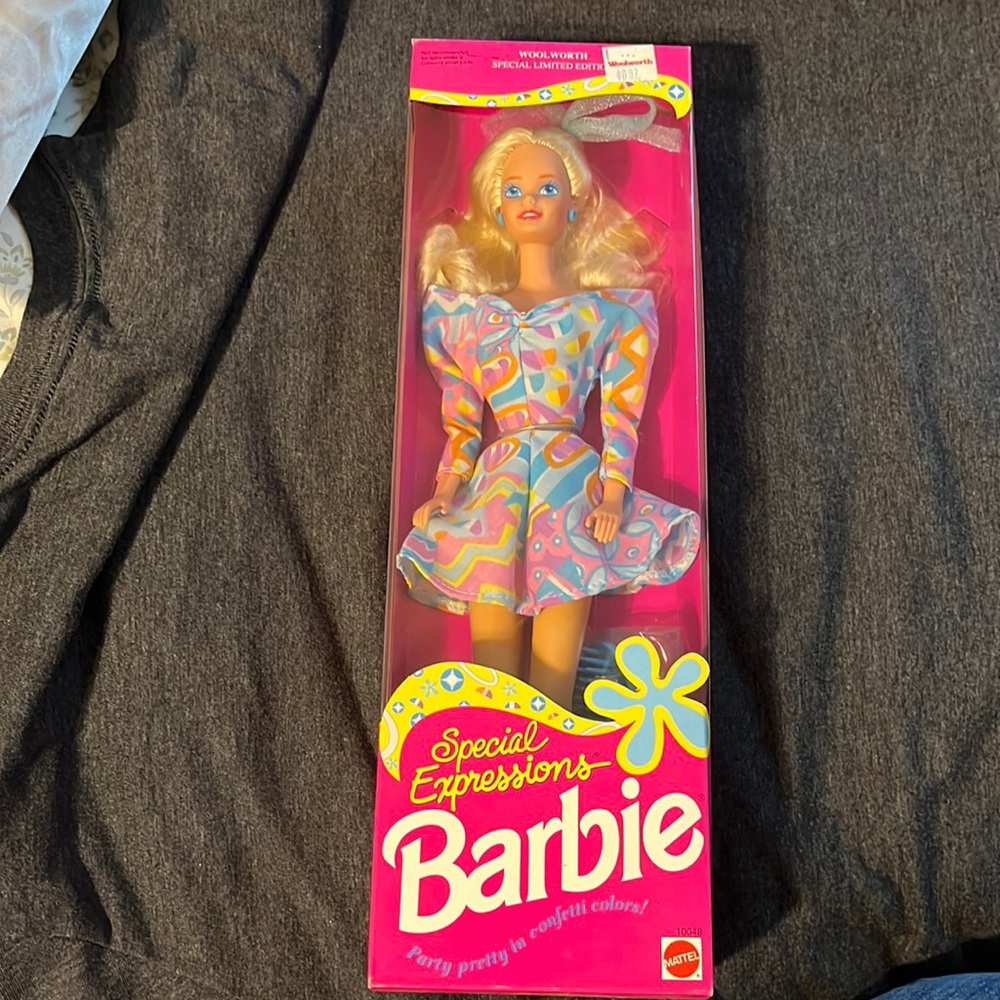 1992 NRFB *Woolworth* special limited edition Special Expressions Barbie